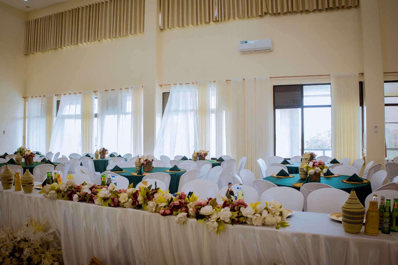 Salle nini y'Inama n'ibindi birori ni kimwe mu byongewe muri Centre Saint Vincent Pallotto