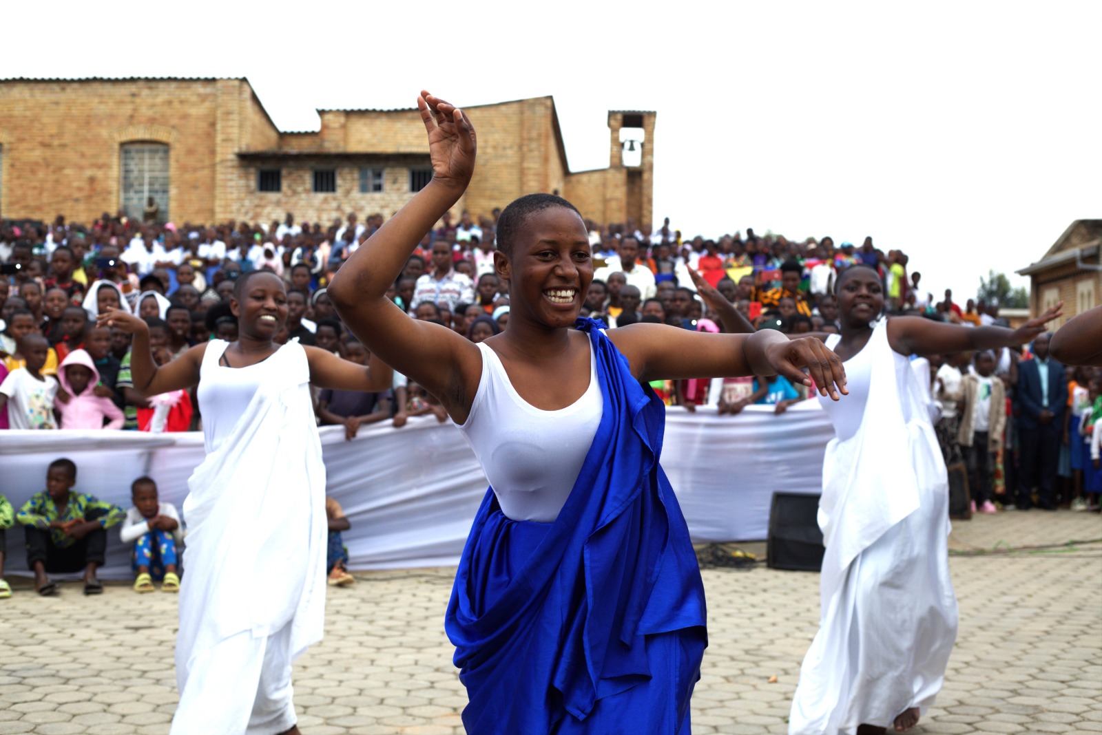 Urubyiruko rwishimiye guhimbaza umunsi wabagenewe