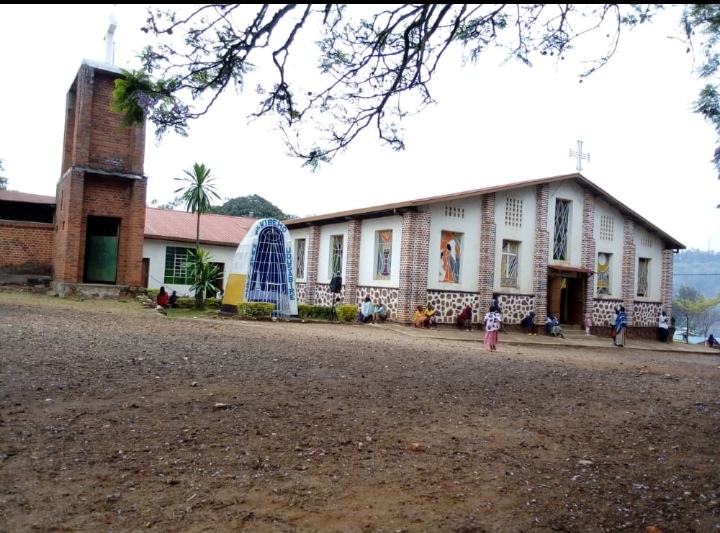 Musenyeri Anaclet MWUMVANEZA yatangije urugendo rutegura Yubile y’imyaka 100 Paruwasi ya Muramba imaze ishinzwe