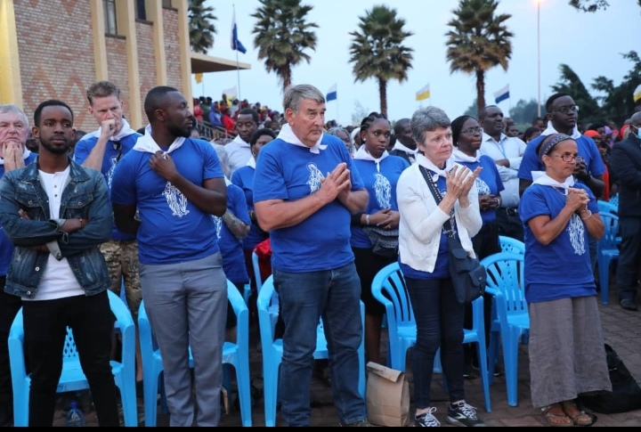 Abakristu benshi baturutse mu bihugu bitandukanye baje guhimbariza Asomusiyo i Kibeho