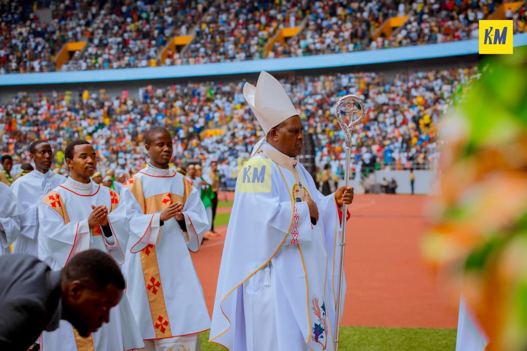 Nyiricyubahiro Antoni Karidinali Kambanda Arikiyepisikopi wa Kigali akaba na Perezida w'inama y'abepisikopi gatolika mu Rwanda niwe watuye igitambo cya misa yo gusoza Yubile y'impurirane.