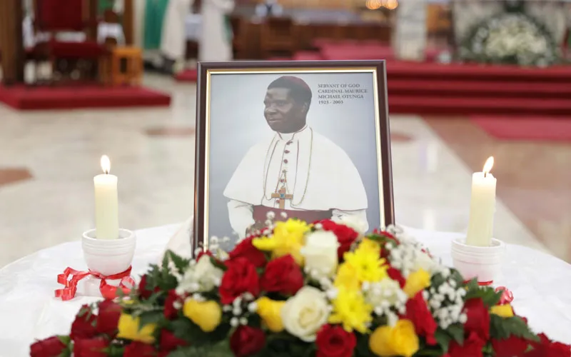 Kenya: Arkiyepiskopi wa Nairobi arashishikariza abakristu gusabira ishyirwa mu batagatifu rya Karidinali Otunga witangiye Kiliziya muri iki gihugu