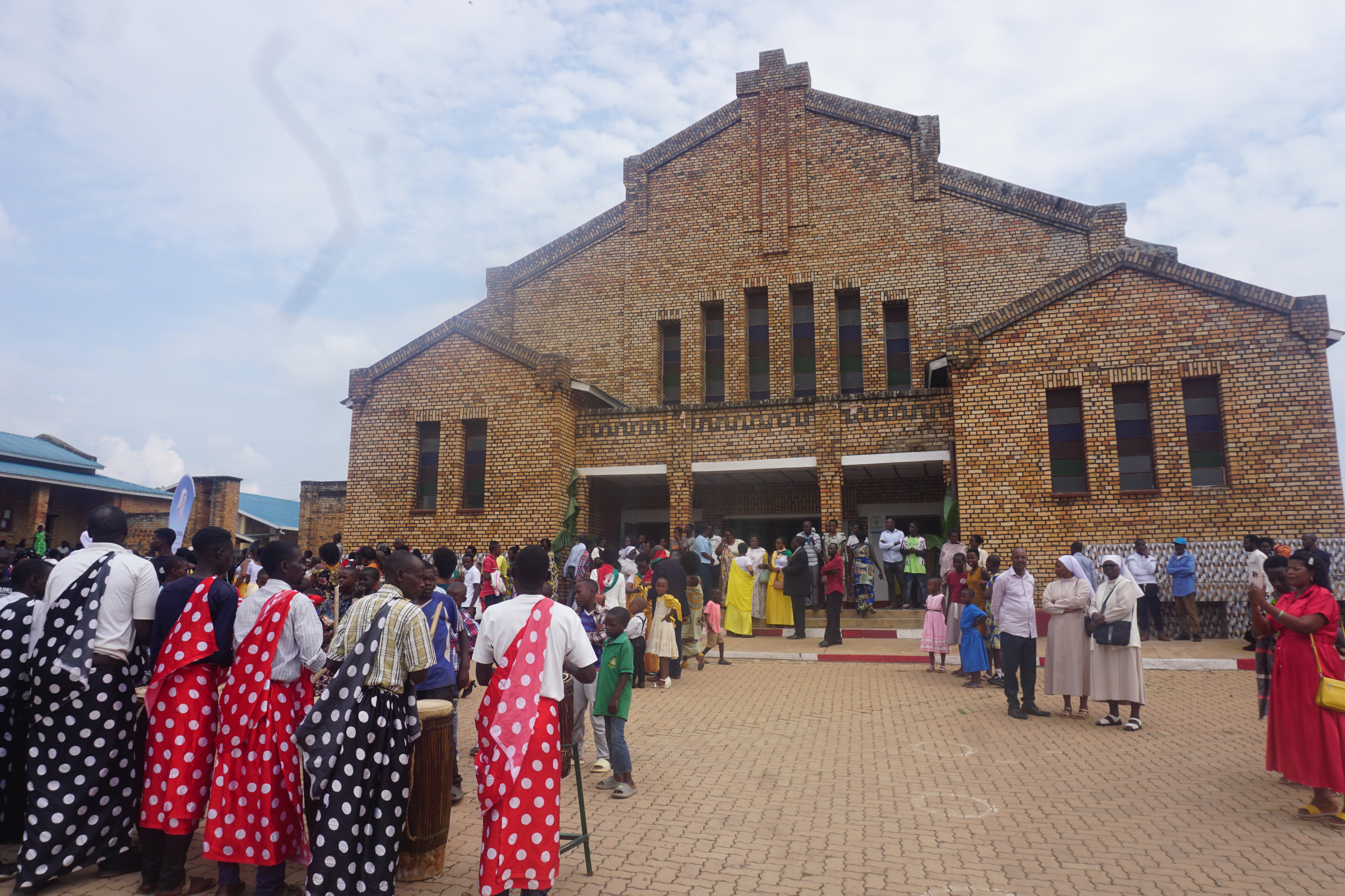 Barasaba ko kiliziya ya Kristu Umwami i Nyanza yagirwa ahantu hatagatifu hazajya hakorerwa ingendo nyobokamana.