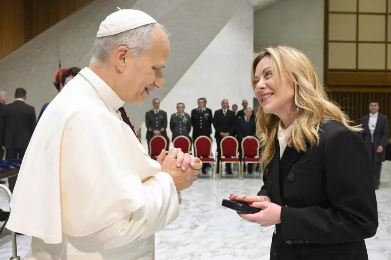 Minisitiri w’Intebe w’u Butaliyani Meloni, yamaganye amagambo Trump yavuze kuri Papa Léon XIV