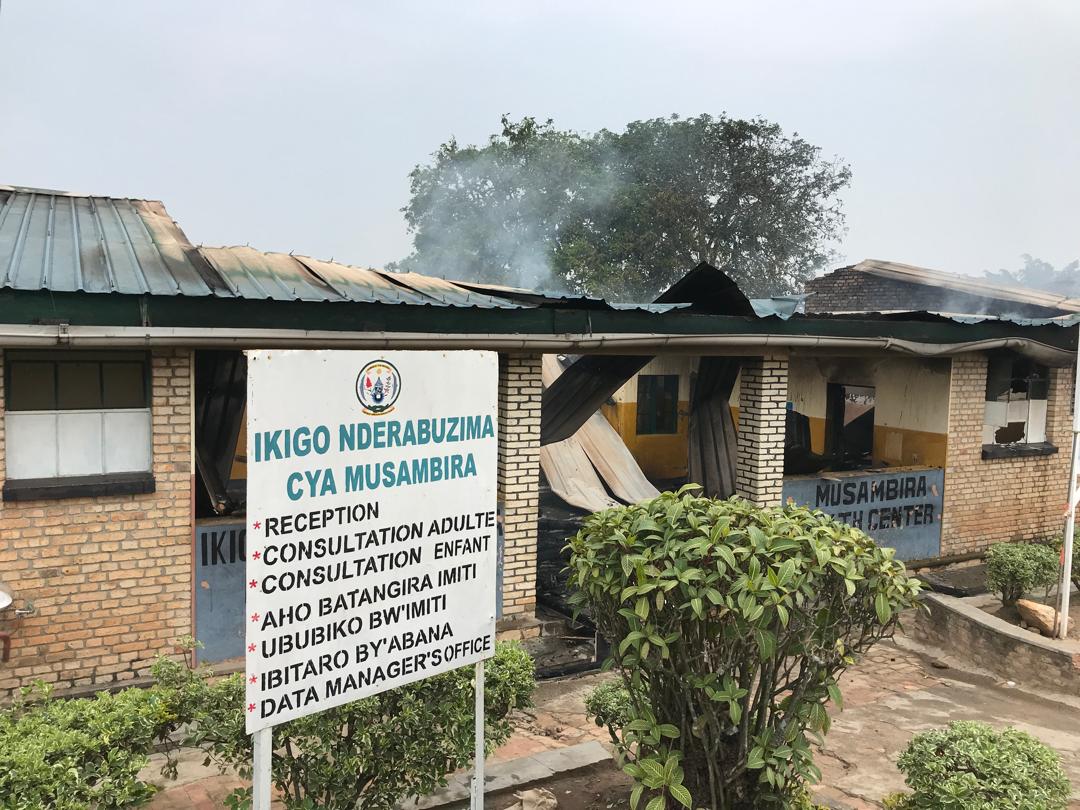 Inyubako y’ikigo nderabuzima cya Musambira mu karere ka Kamonyi yafashwe n’inkongi y’umuriro.