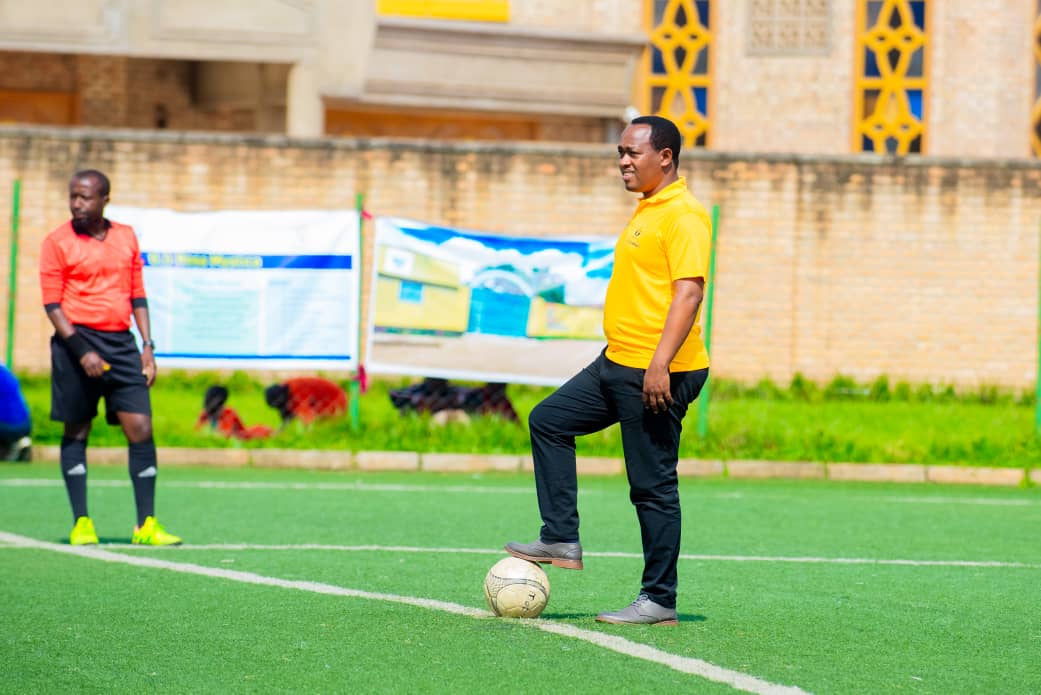 Umuyobozi w'Akarere ka Kamonyi ni umwe mu bitabiriye imikino yo gusoza Amashuri Kagame Cup