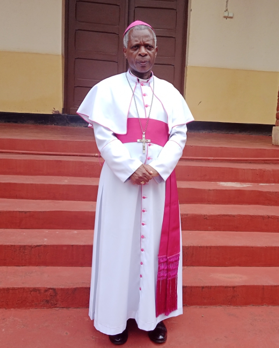 Kwemeza ko Isakaramentu ry’Ugushyingirwa hagati y’abashakanye rituzuye ntibikuraho inshingano zo kurera abo babyaranye- Myr Visenti Harolimana