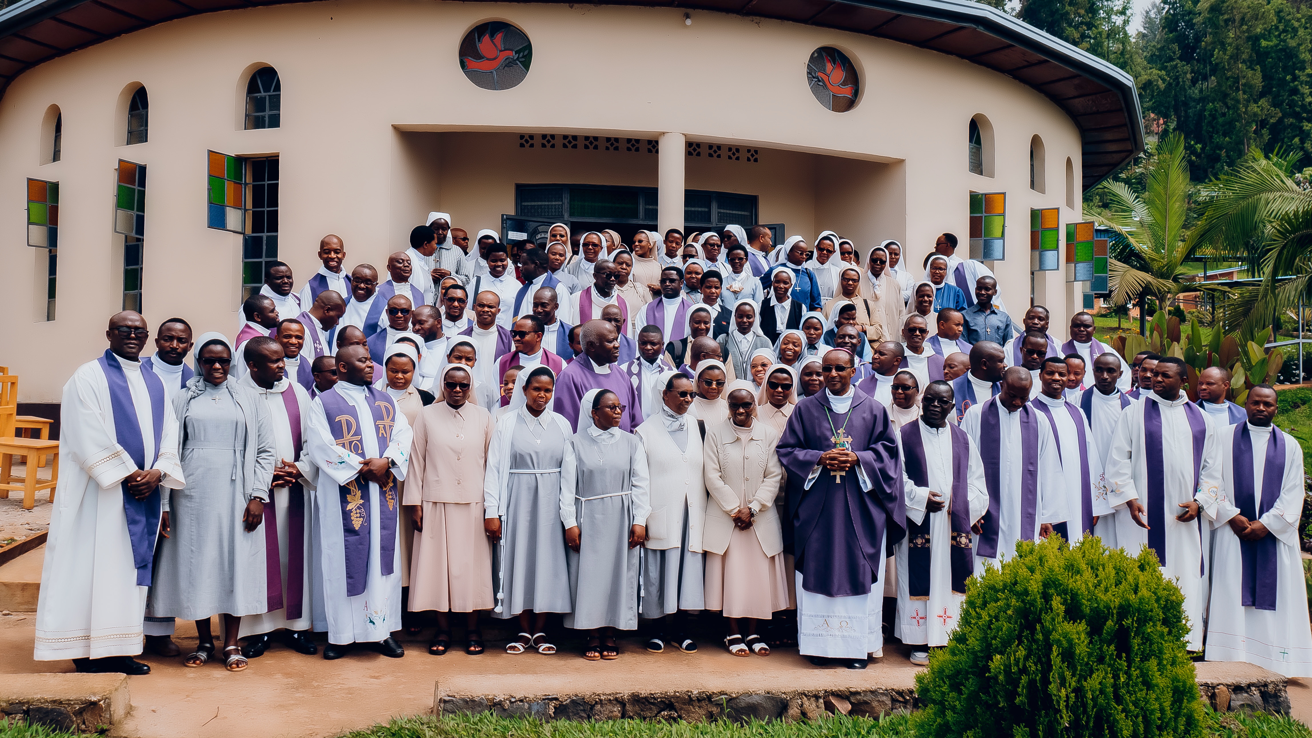 Abiyeguriyimana b'i Cyangugu, Bukavu na Uvira, basoje umwiherero wabibukije indangamuntu ya Kiliziya ishimangira ubumwe burenze imipaka