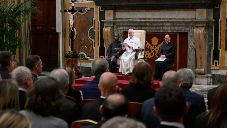 Papa Leo XIV yasabye abaganga gushyira imbere ubuzima bw’umurwayi kurusha ibindi byose