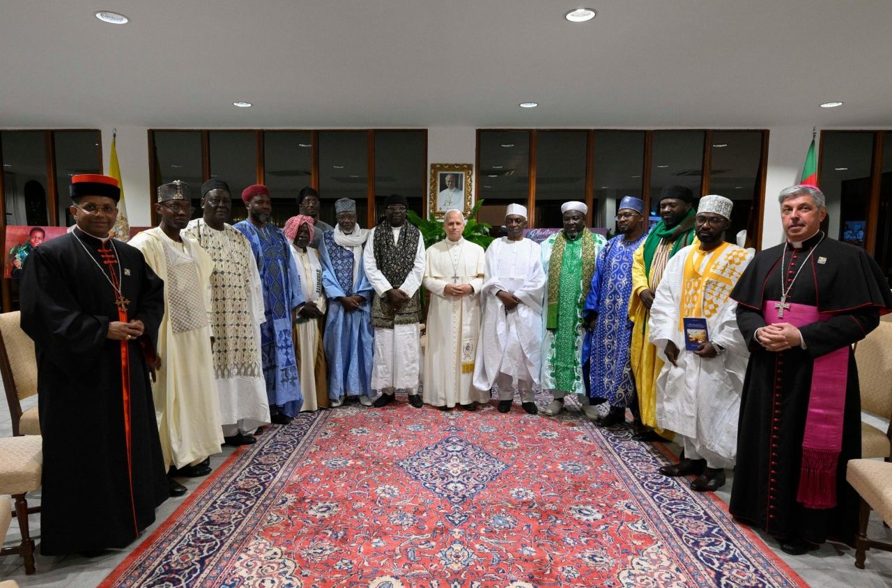 Papa Leo XIV yahuye n’abayobozi b’Abayisilamu muri Cameroon abasaba kwimakaza amahoro n’ubwubahane