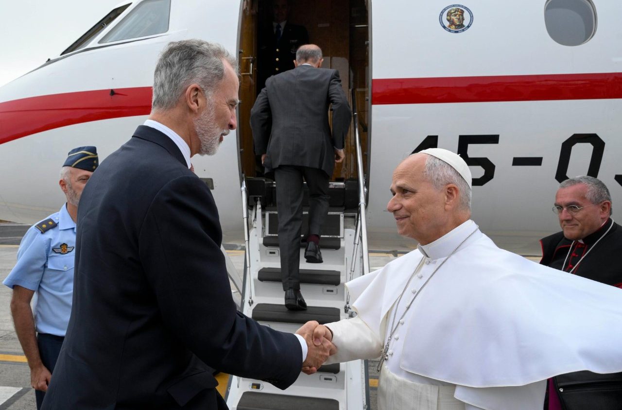 Papa Leo XIV yashimiye Umwami Felipe VI wamutije indege
