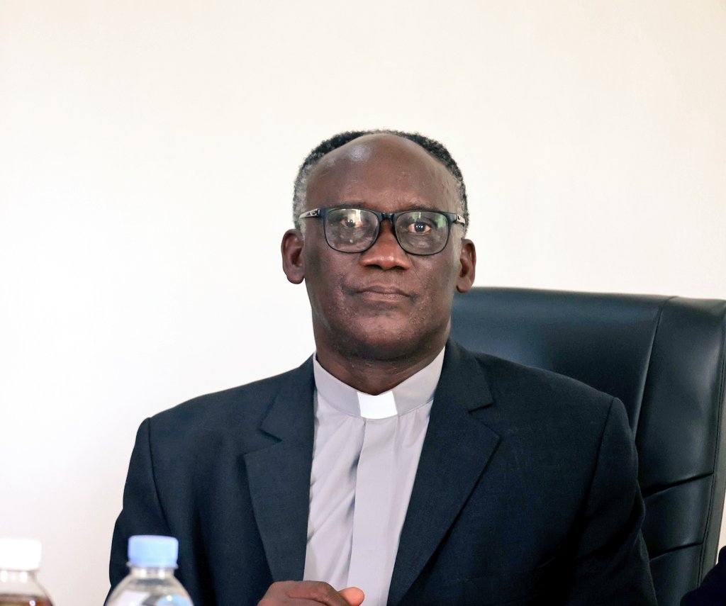 Padiri Cyrille Uwizeye, Umunyamabanga mukuru wa Komisiyo y’Abepiskopi ishinzwe umubano wa Kiliziya n’andi madini
