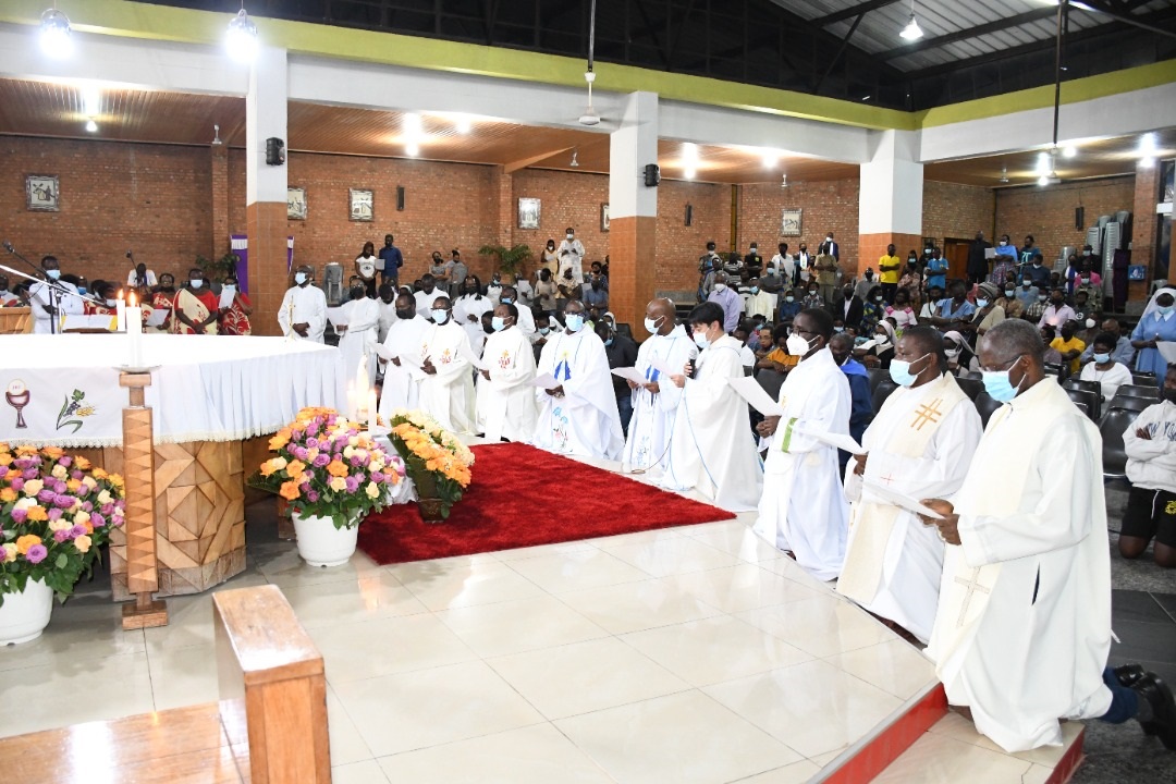 Isano hagati y’Amabonekerwa y’i Fatima no Kwegurira ibihugu by’u Burusiya na Ukraine Umutima utagira inenge wa Bikira Mariya