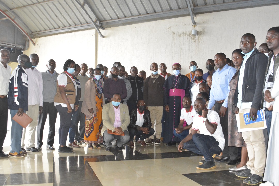 Myr Edouard arasaba Caritas kwita ku badafite ibyishimo kuko nabwo ari ubukene