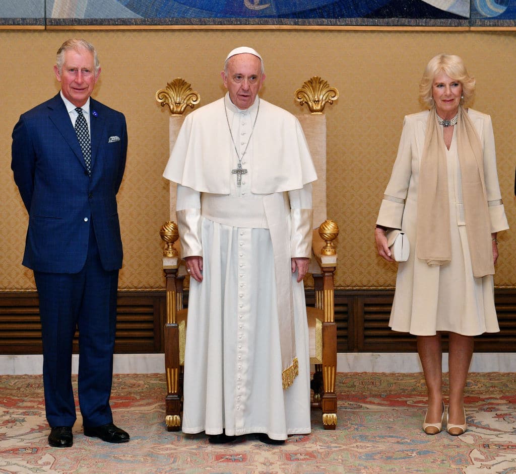 Umwami Charles III w’ubwongereza n’Umwamikazi Camilla bagiye kugirira uruzinduko i Vatikani aho bazahura na Papa Fransisiko.