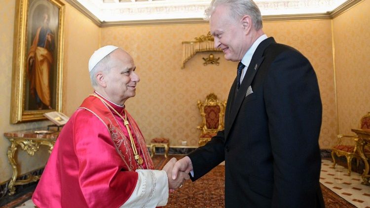 Papa LEO yahuye na perezida w'igihugu cya Lituaniya .