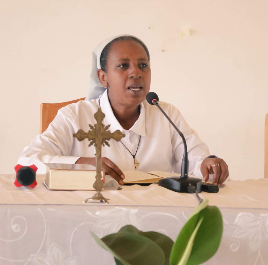 Sr Immaculée Uwamariya yamuritse igitabo kitwa ‘’Urugo rwiza ni ijuru rito.’’
