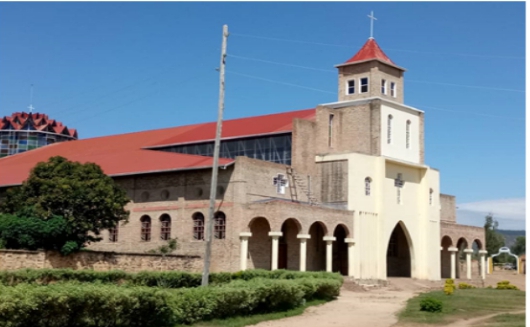 Amateka ashimishije ya Paruwasi Byimana imaze kuba ubukombe no kwibaruka Abepiskopi babiri