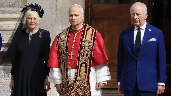 Amateka I Vatikani:  Umwami w’u Bwongereza Charles III n’umwamikazi Camilla basengeye hamwe na Papa Leo XIV.