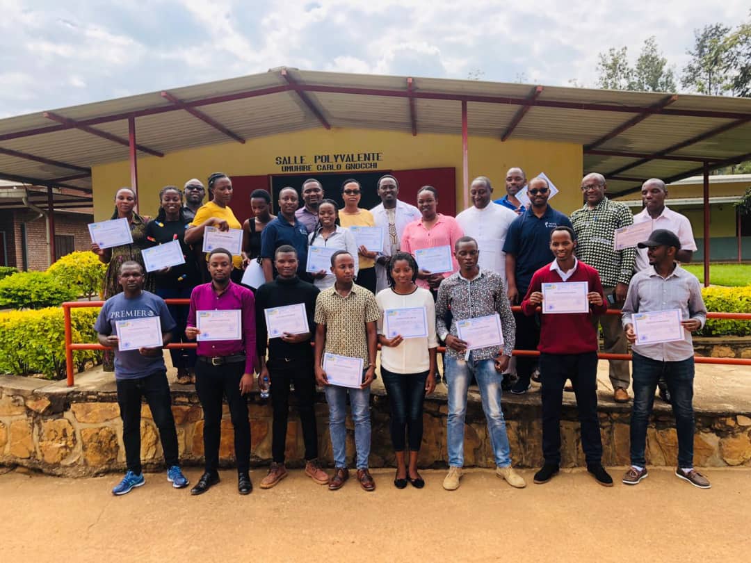 "Hope walks" ikomeje kongerera ubushobozi abaganga mu rwego rwo guhangana n'indwara ya "Club foot"