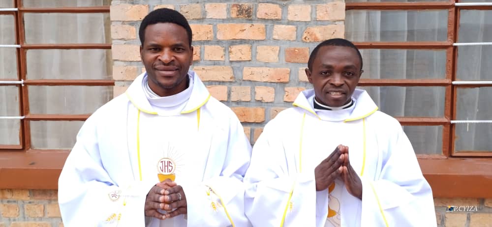 Kabgayi: Nyuma y’imyaka 20, Nyabinyenga yabyaye impanga z’abasaserdoti