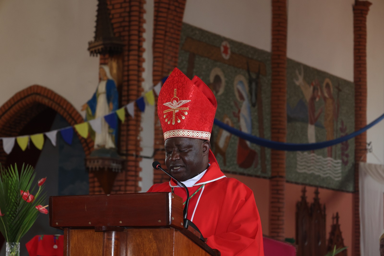 “Abo umwami yahaye amata nibo bamwimye amatwi”Inyigisho ya Myr Balthazar NTIVUGURUZWA ku cyumweru cya mashami 2026.