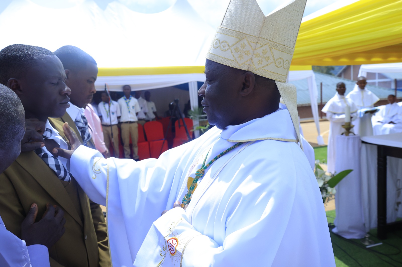 “Ubumenyi butajyanye n’indangagaciro bushobora guteza ibibazo” – Myr Balthazar ku banyeshuri ba Fr Ramon Kabuga TSS