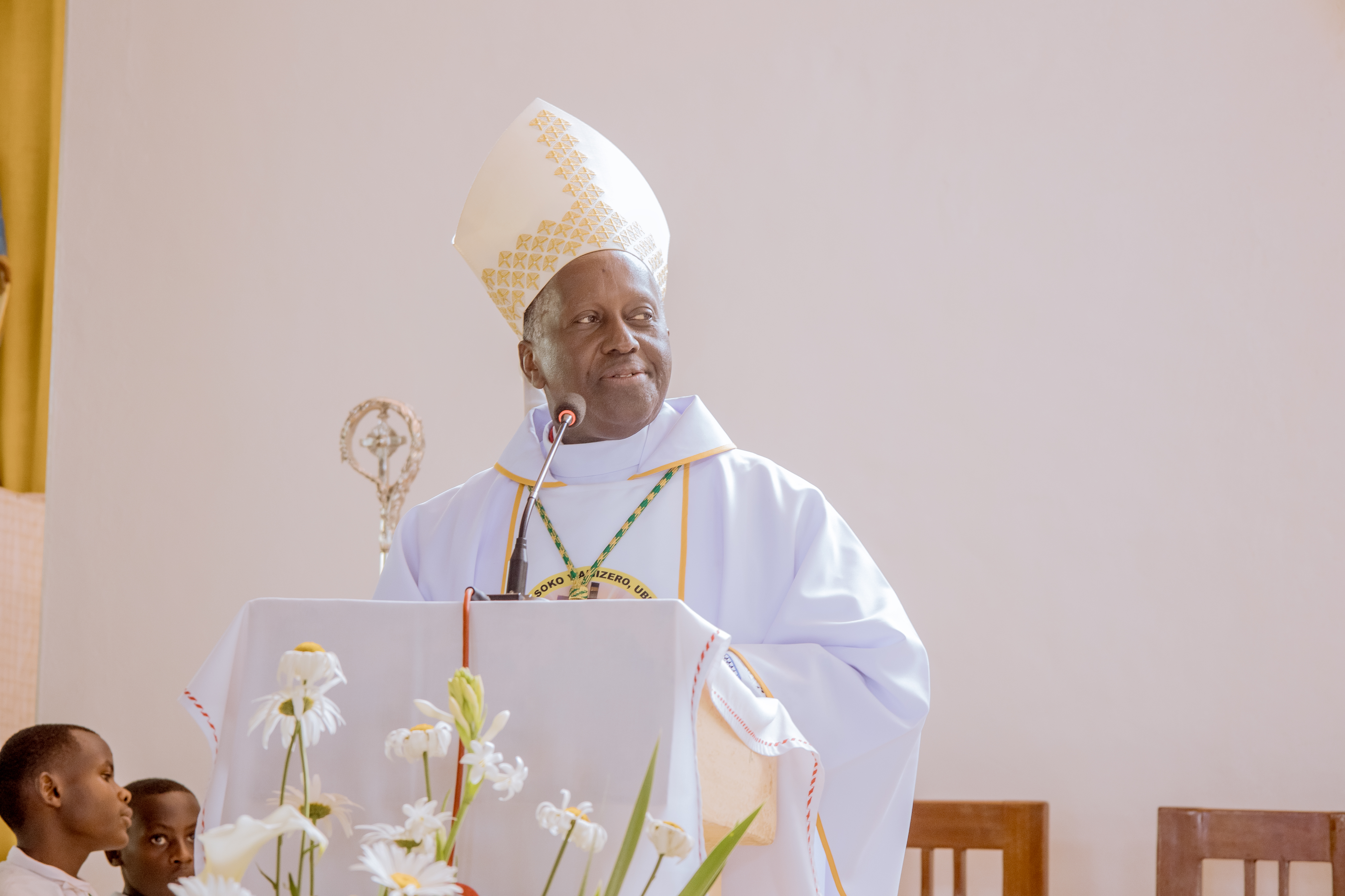 “Urumuri rw’Ivanjiri rwacaniwe i Save rukwira igihugu cyose, ntidukwiye gusigara inyuma.” Musenyeri Jean Bosco Ntagungira