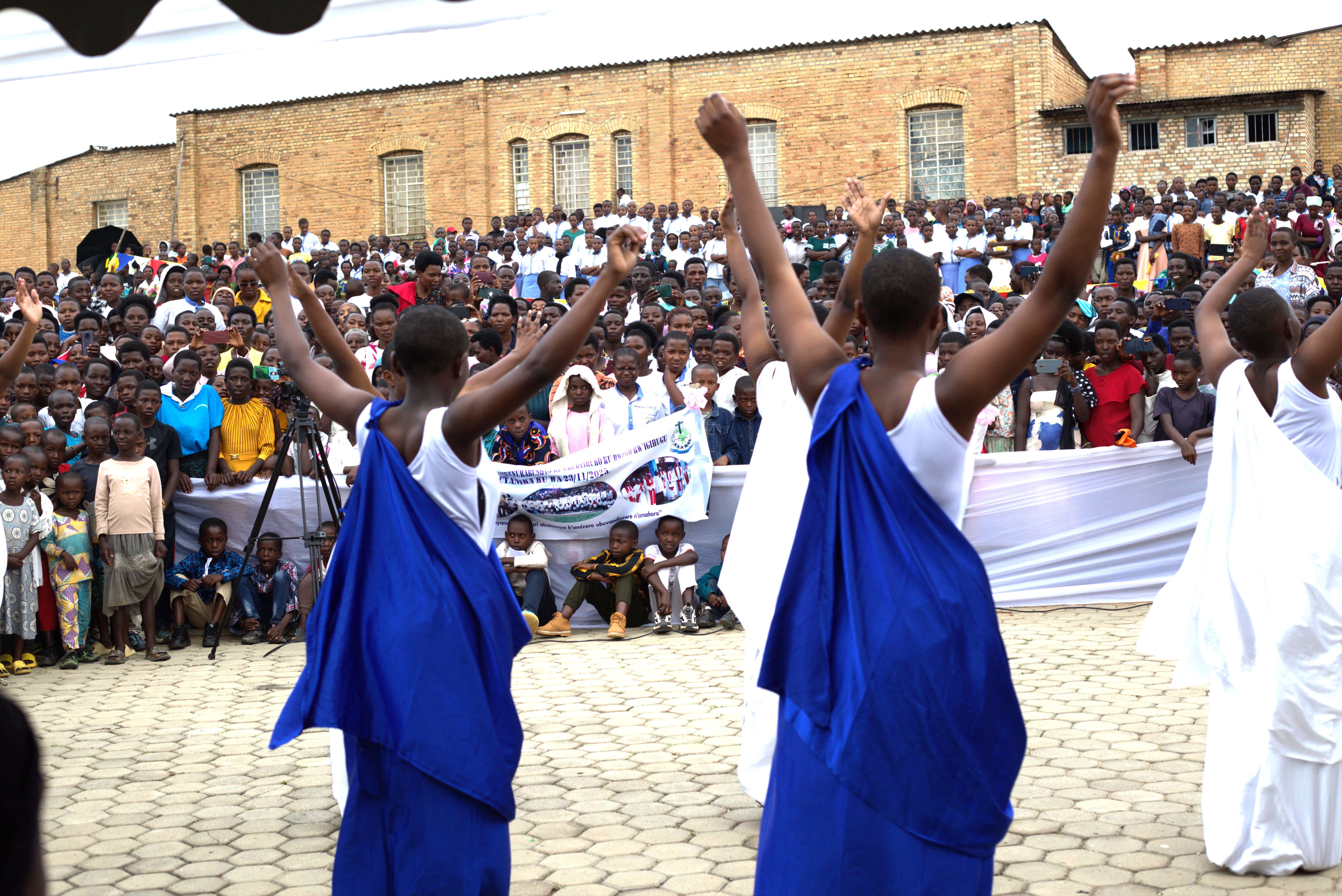 Urubyiruko rurashishikarizwa kwitondera Telefone n’imbuga nkoranyambaga kuko birimo kwangiza Inzozi n’Ubuzima bwabo