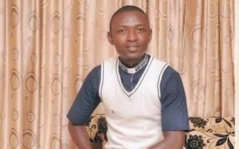 Nigeria: Abantu Bitwaje Intwaro Bashimuse Padiri mukuru  wa Paruwasi St. Stephen , Undi Muturage Ahasiga Ubuzima