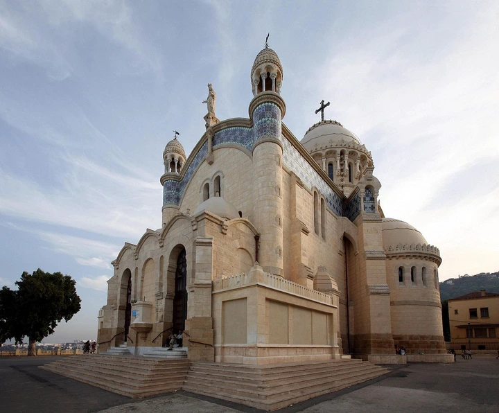 Bazilika yitiriwe Umwamikazi w'Afurika iri Alger muri Alijeriya