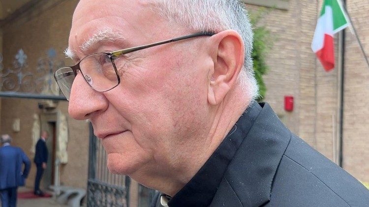 Karidinali Parolin yasabye Amerika na Iran   gusubukura ibiganiro