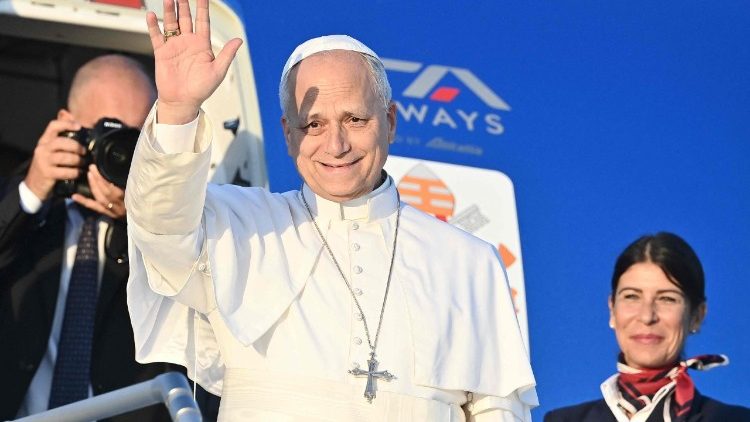 Papa Léon XIV yatangiye urugendo rwe rwa gatanu rwa gitumwa, agana mu Bufaransa