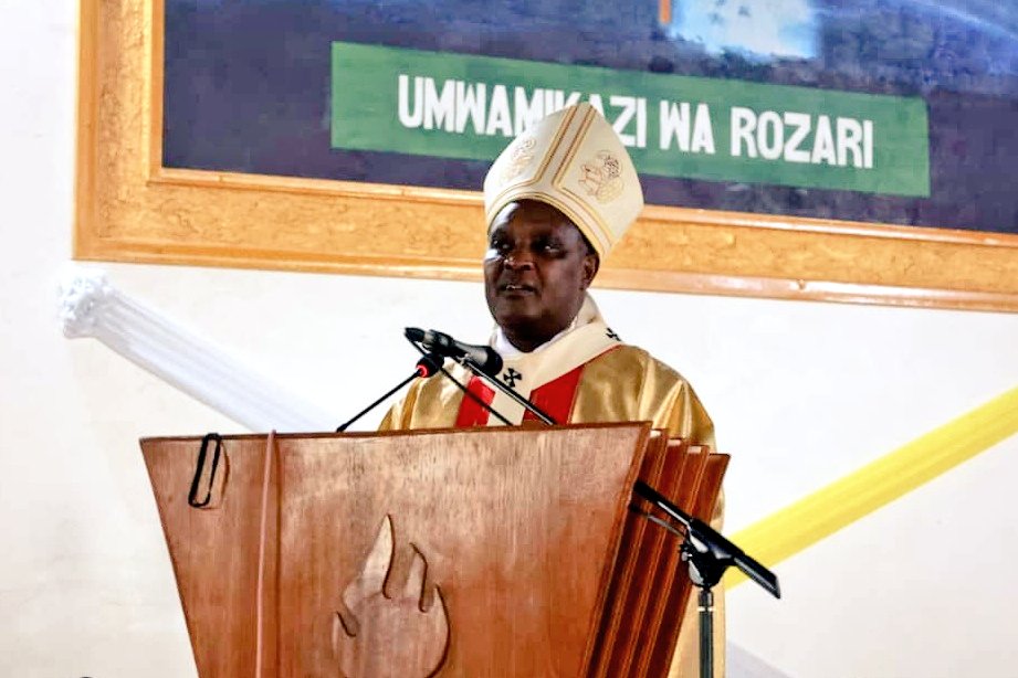 Karidinali Kambanda arasaba Leta kugaragaza ubufatanye no mu kibazo cy'ifungwa rya kiliziya