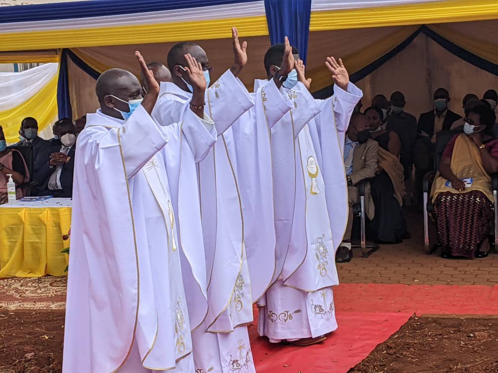 Diyosezi ya Kibungo yibarutse Abapadiri batatu