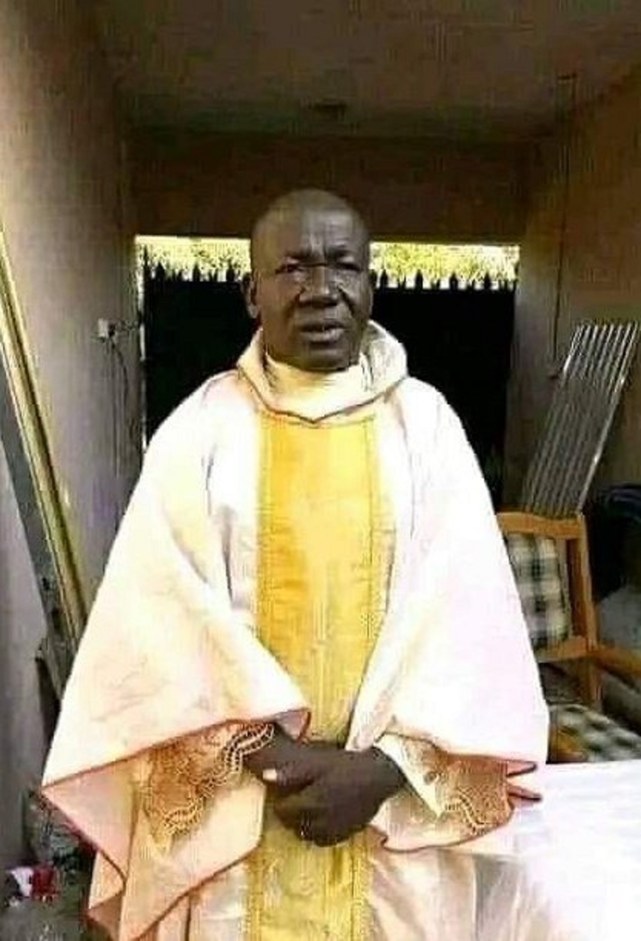 Umupadiri wo muri Nijeriya yatwikiwe mu nzu n'abagizi ba nabi arapfa