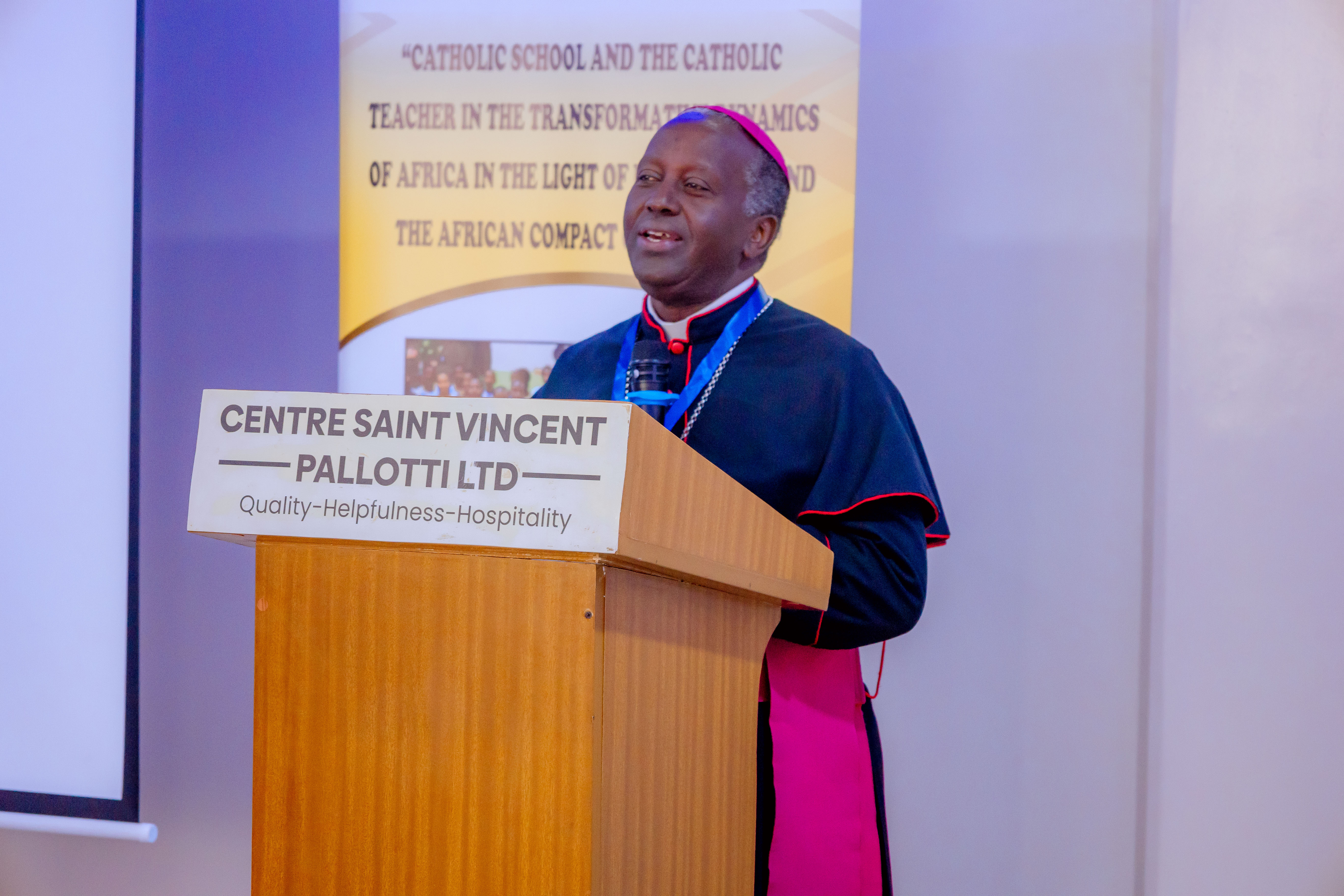 “Kuba igihugu cy’u Rwanda cyakiriye Inama y’Uburezi Gatolika ku rwego rwa Afurika ni ishema duhawe” Musenyeri Jean Bosco