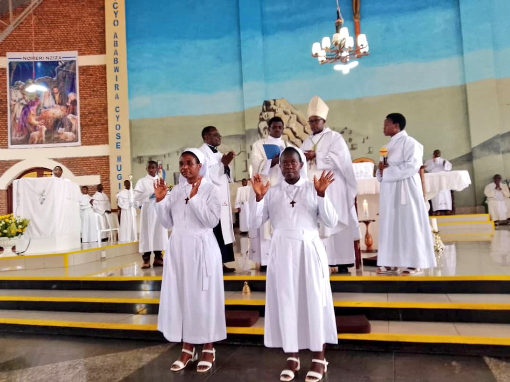 Ababikira babiri bakoze amasezerano ya Burundu
