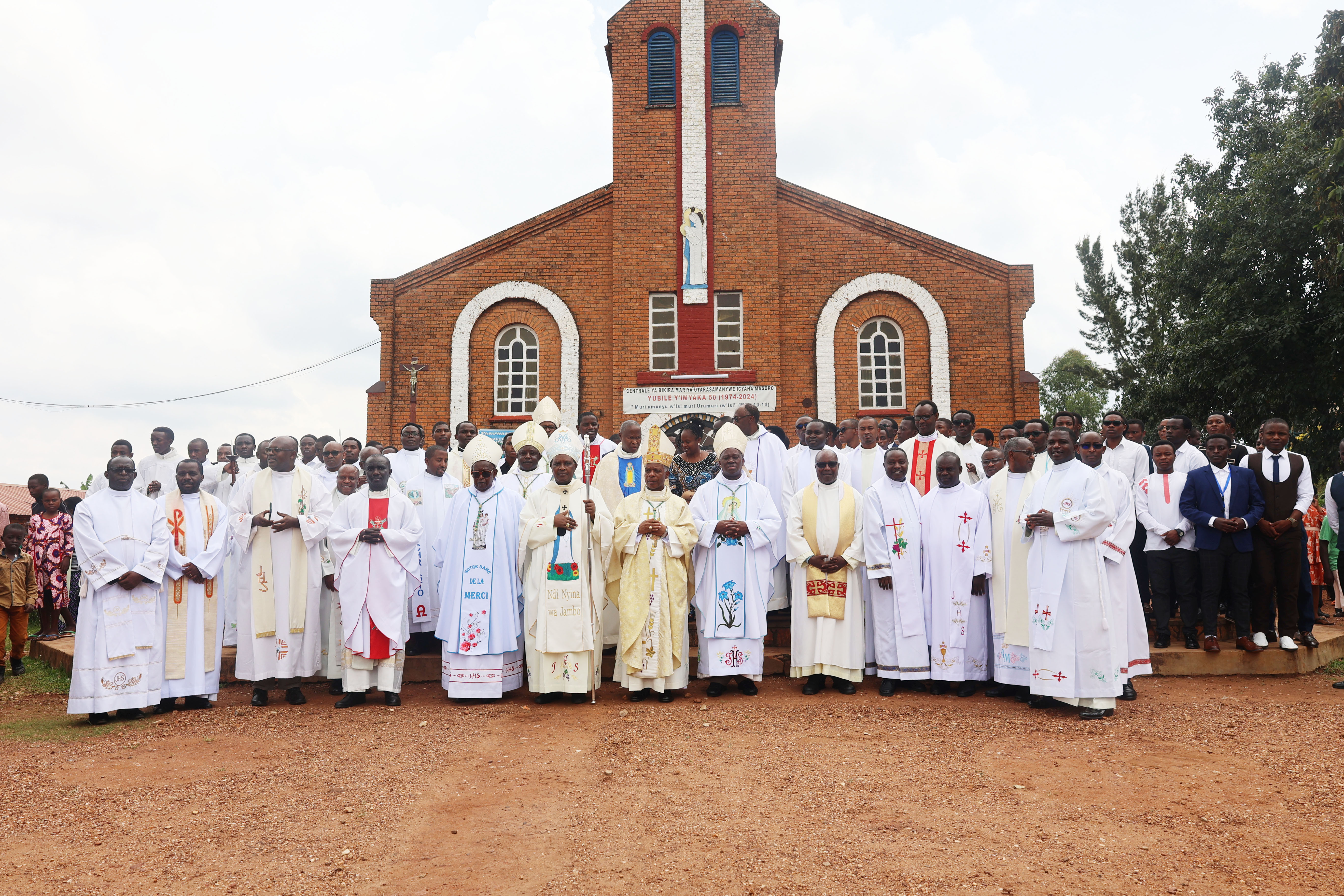 Seminari Nkuru ya Rutongo yahimbaje Mutagatifu Yozefu