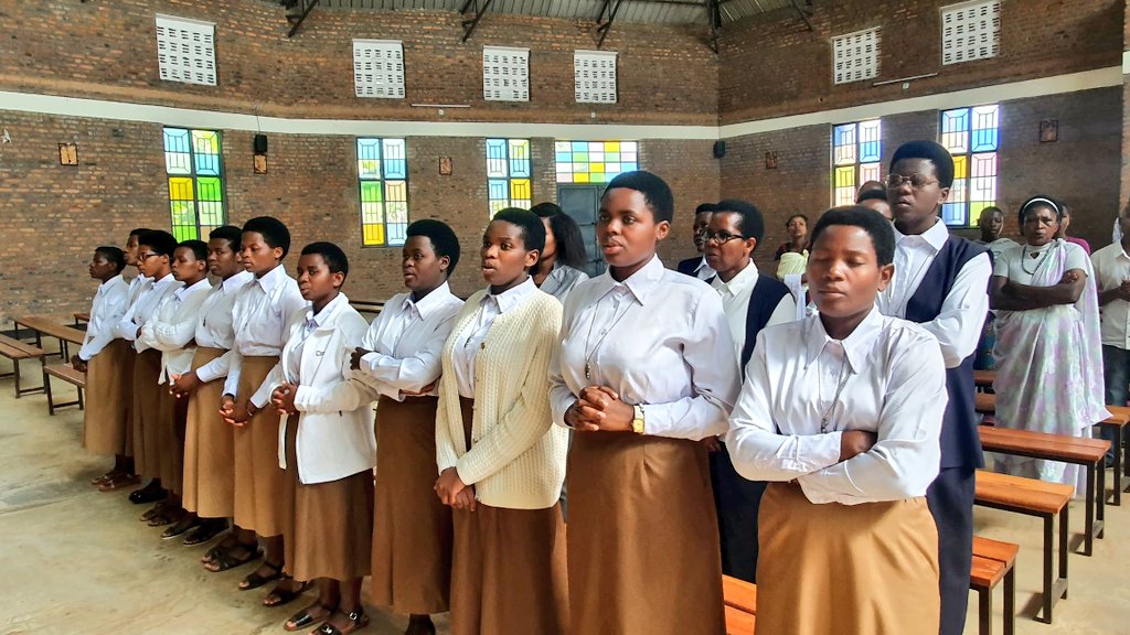 Ishuri ry'Abakateshiste rya Nkumba rirasaba ubuvugizi ngo amadiyosezi yitabire kohereza abaryigamo