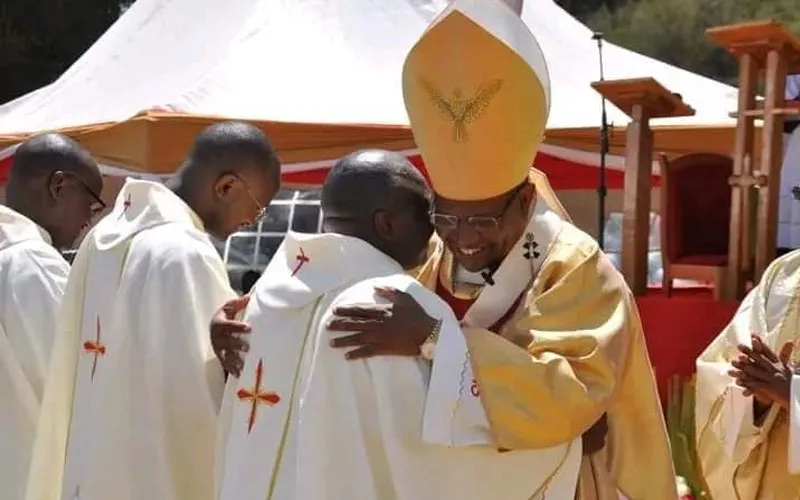 Kenya: Padiri Michael Mithami yabaye umuntu wa mbere ufite ubumuga bwo kutabona wahawe Isakaramentu ry’Ubusaseridoti muri Kiliziya