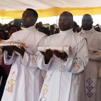 Mu bapadiri barindwi diyosezi ya Byumba yungutse uyu mwaka babiri bavuka muri paruwasi ya Nyarurema