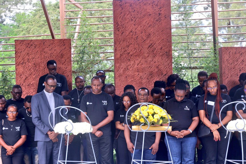 Abakozi ba Caritas basuye urwibutso rwa Jenoside rwa Kigali